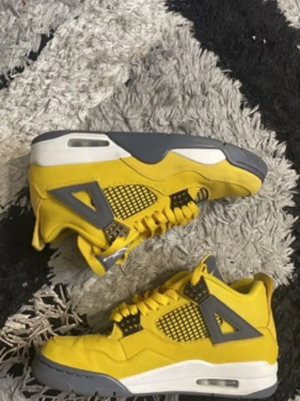 Air Jordan 4 Retro Lightning 2021 Men's Size 8